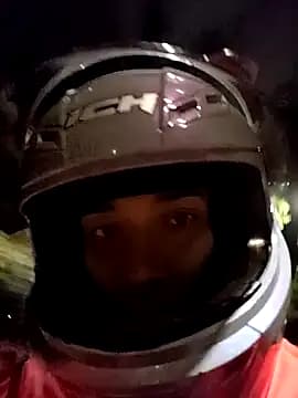 Robin_H00t_2 live cam on Stripchat