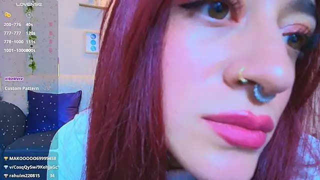 ViolethRosse live cam on Stripchat