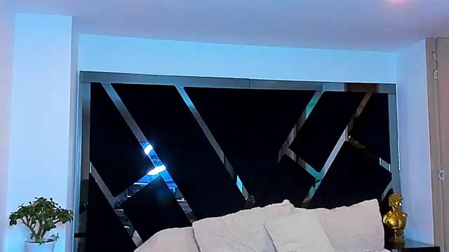 Raytorres live cam on Stripchat