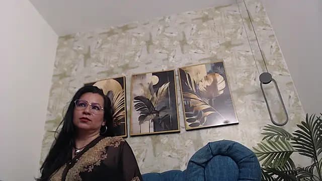 Helen_Novoa live cam on Stripchat