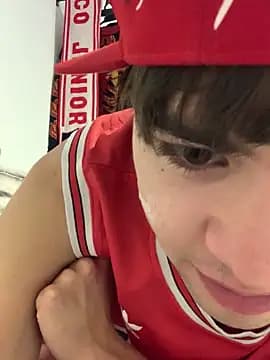 Gato_Gatito live cam on Stripchat