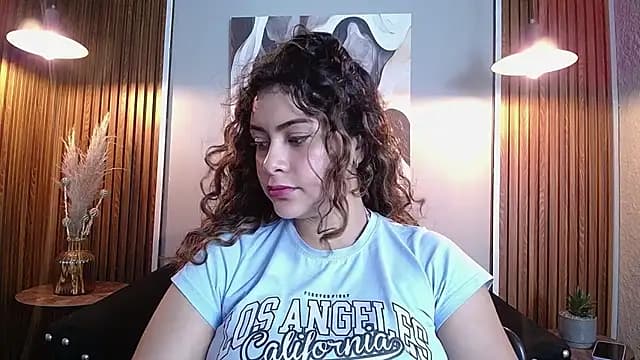 CurlyDani live cam
