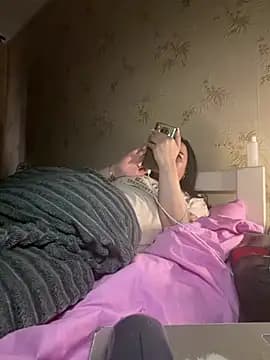 Naughtbaby_2025 live cam