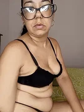 MilfTentasion live cam on Stripchat