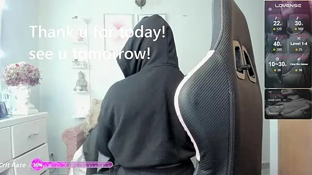 Melannyy_ live cam on Stripchat