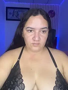Fresita-12 live cam on Stripchat