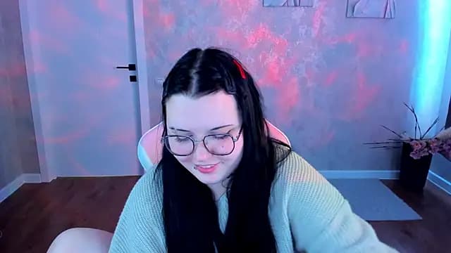 Kira_G0ld live cam on Stripchat