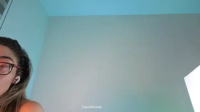 Carolblonde live cam