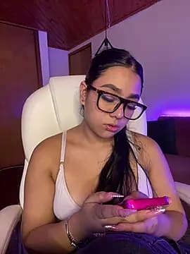 Violetta_pinkk1 live cam