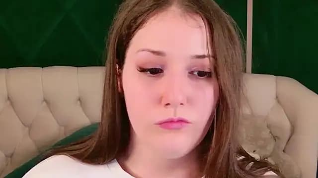 Anora_Mills live cam