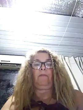 momismilf544 live cam