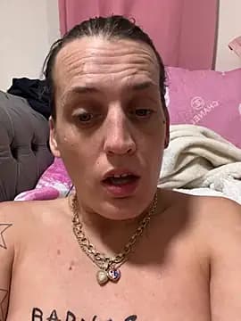 Haleytightlips1986 live cam on Stripchat