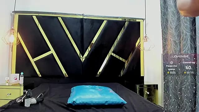 agatha_fit live cam on Stripchat