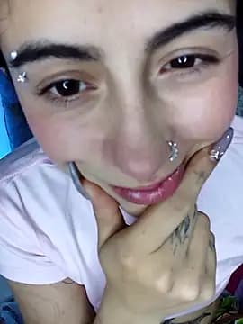 Bonnye_star live cam on Stripchat