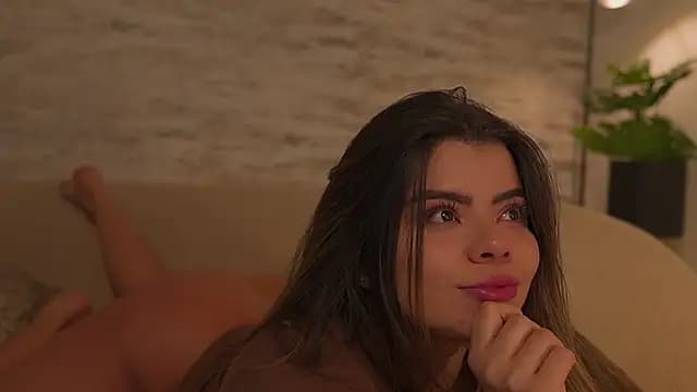 Julie_Belle_ live cam on Stripchat