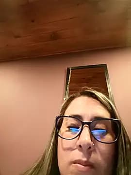 VIANKA_0917 live cam on Stripchat