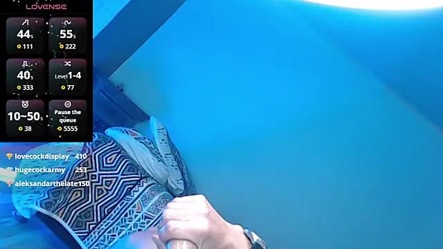 horse_man2 live cam on Stripchat