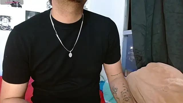 Henry_villa23 live cam on Stripchat