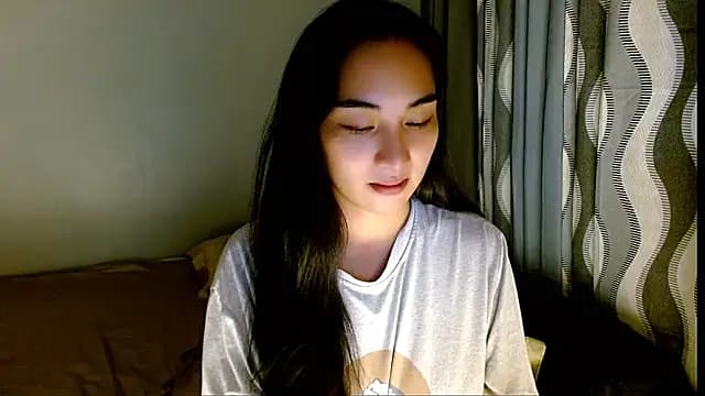 SweetLilly_18 live cam