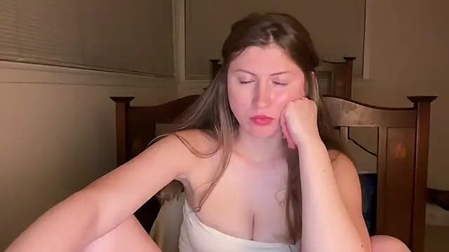 YUMIandbigWOLF live cam on Stripchat