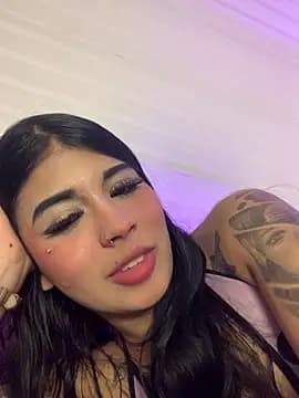 Dannii- live cam on Stripchat