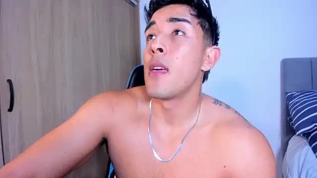 alangreek1 live cam on Stripchat