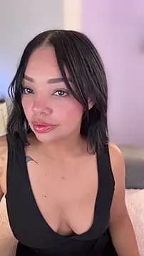 JennLeMoka live cam on Stripchat