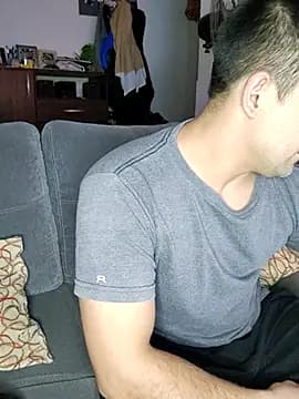 Bradd_32 live cam on Stripchat