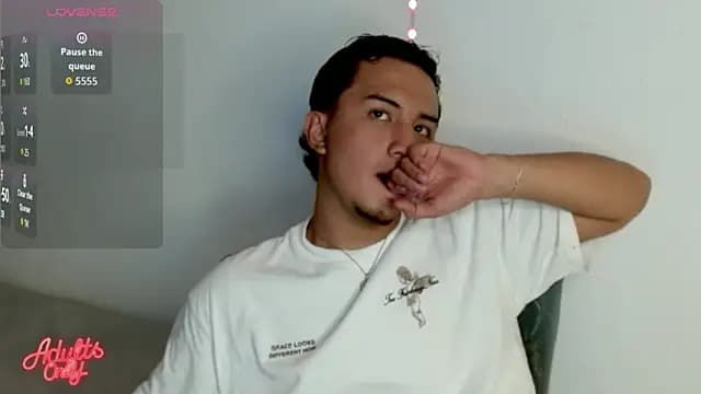 kyro_estrada live cam on Stripchat