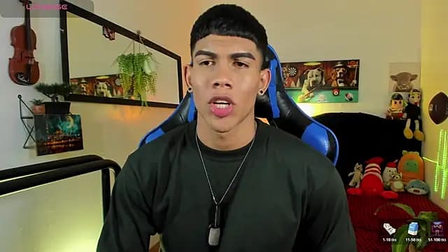 Damian_latinxxx live cam on Stripchat