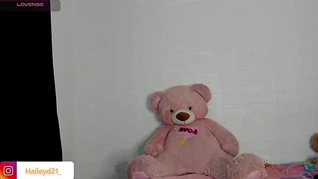 HaileyDuke live cam on Stripchat