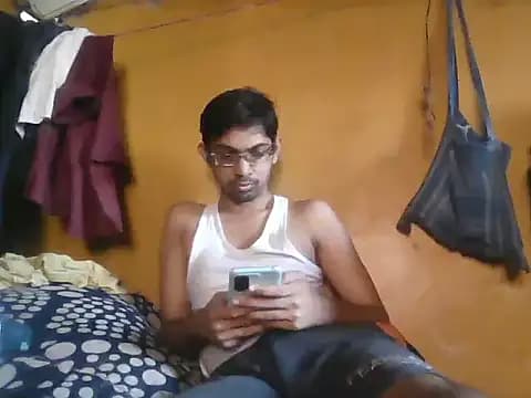 RandomOrbit_x live cam on Stripchat