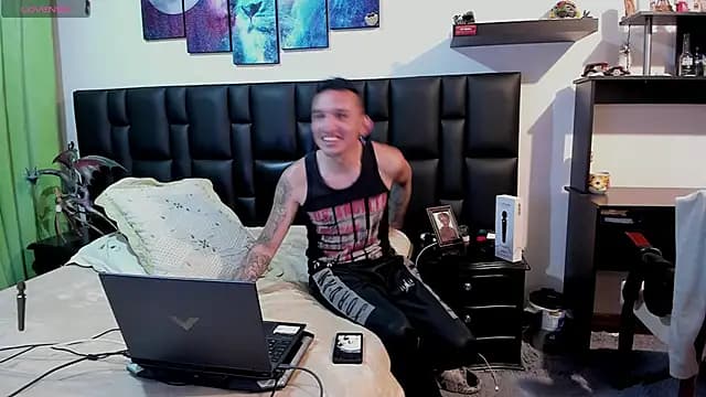 Mike_Waters live cam