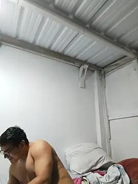 ChicoHot2503 live cam on Stripchat