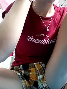 MilkShow live cam on Stripchat