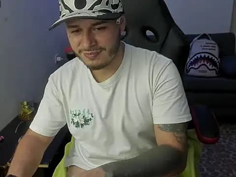 ragnar_lothbrok777 live cam on Stripchat