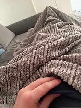 royalez5t live cam on Stripchat