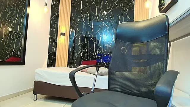 ValeriHot_1 live cam on Stripchat