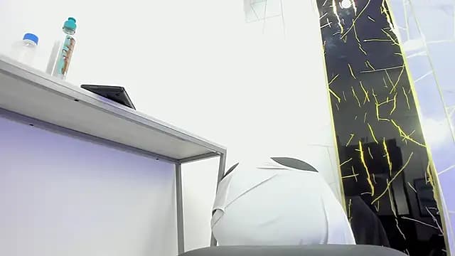 Valentin_Lux live cam on Stripchat