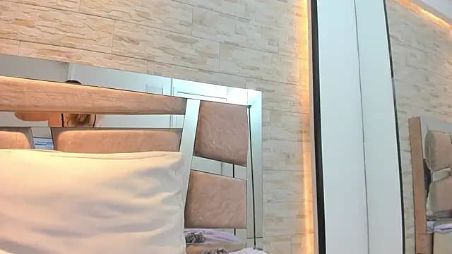 salome_greg live cam on Stripchat