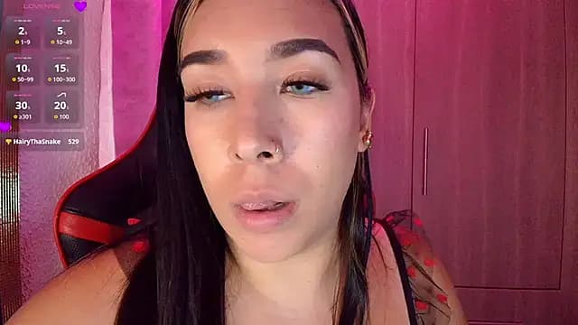 leahtemptation3 live cam on Stripchat