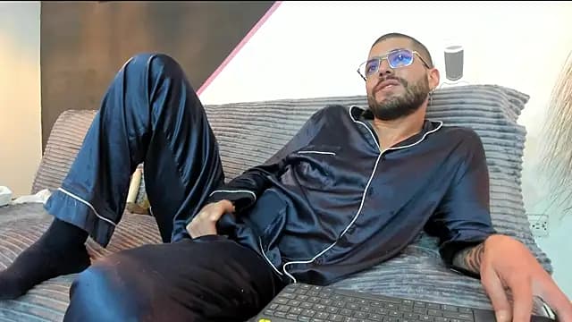 DanteWinter live cam on Stripchat