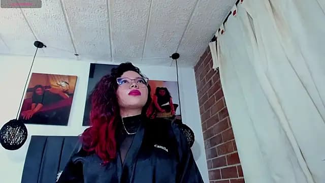 kyliejenner_hot live cam