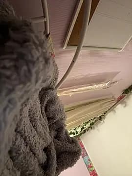 imawhorenslut19 live cam on Stripchat