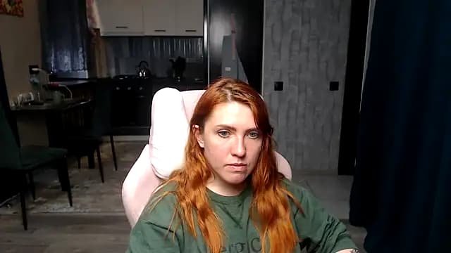 Reginasmilee live cam on Stripchat