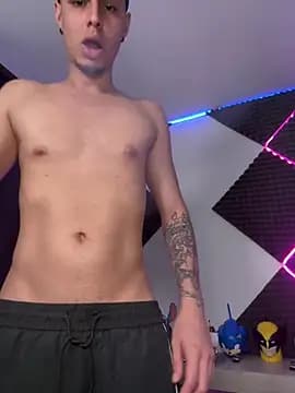 bigryann23 live cam on Stripchat