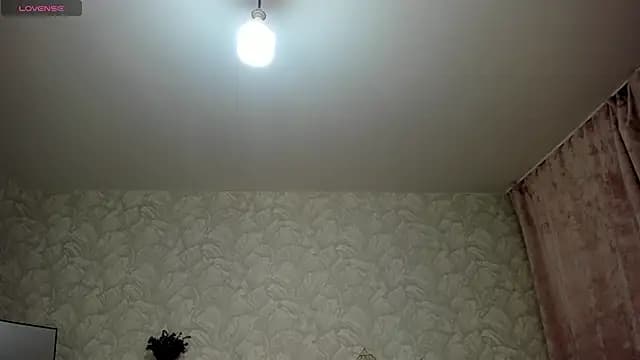 KattyPeachX live cam