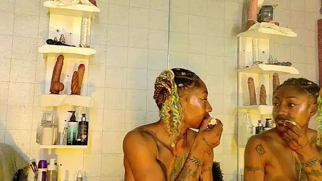 DaniaMarcell live cam