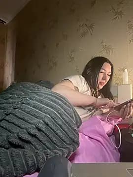 Naughtbaby_2025 live cam