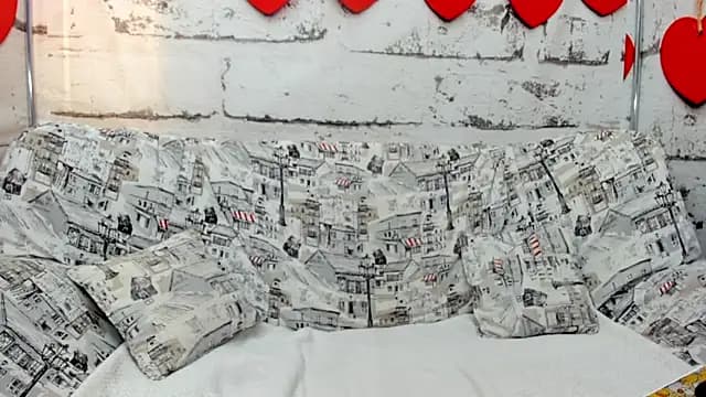 Comely_Camillla live cam on Stripchat